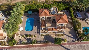 Villa Anastasia Large Private Pool Walk to Beach A C Wifi Car Not Requ