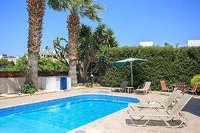 Villa Anastasia Large Private Pool Walk to Beach A C Wifi Car Not Requ