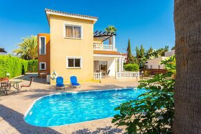 Villa Anastasia Large Private Pool Walk to Beach A C Wifi Car Not Requ
