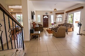 Villa Anastasia Large Private Pool Walk to Beach A C Wifi Car Not Requ