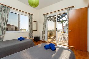 Villa Anastasia Large Private Pool Walk to Beach A C Wifi Car Not Requ