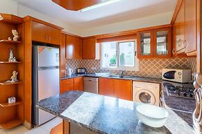 Villa Anastasia Large Private Pool Walk to Beach A C Wifi Car Not Requ