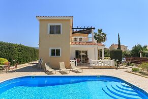 Villa Anastasia Large Private Pool Walk to Beach A C Wifi Car Not Requ