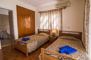 Villa Anastasia Large Private Pool Walk to Beach A C Wifi Car Not Requ