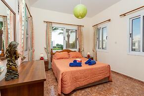 Villa Anastasia Large Private Pool Walk to Beach A C Wifi Car Not Requ