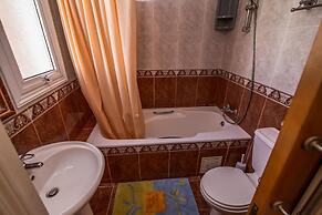 Villa Anastasia Large Private Pool Walk to Beach A C Wifi Car Not Requ