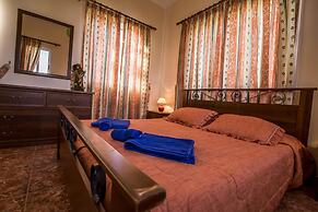 Villa Anastasia Large Private Pool Walk to Beach A C Wifi Car Not Requ