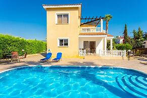 Villa Anastasia Large Private Pool Walk to Beach A C Wifi Car Not Requ