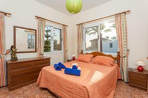 Villa Anastasia Large Private Pool Walk to Beach A C Wifi Car Not Requ