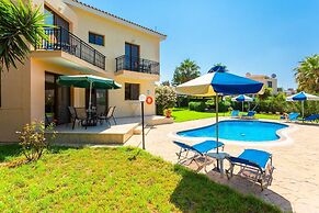 Villa Fostira Large Private Pool Walk to Beach A C Wifi Eco-friendly -