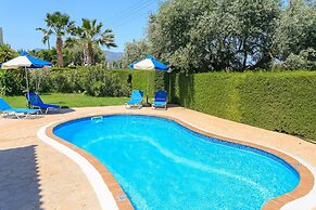 Villa Fostira Large Private Pool Walk to Beach A C Wifi Eco-friendly -