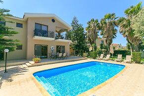 Villa Stefanos Large Private Pool Walk to Beach A C Wifi Eco-friendly 