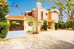 Villa Stefanos Large Private Pool Walk to Beach A C Wifi Eco-friendly 