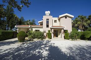 Villa Stefanos Large Private Pool Walk to Beach A C Wifi Eco-friendly 