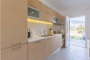 Villa Mia Private Pool Walk to Beach A C Wifi Car Not Required Eco-fri