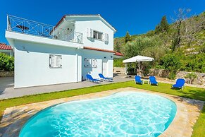 Villa Mia Private Pool Walk to Beach A C Wifi Car Not Required Eco-fri