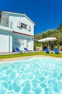 Villa Mia Private Pool Walk to Beach A C Wifi Car Not Required Eco-fri