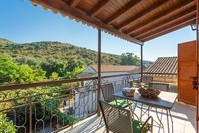 Fay Apartment Walk to Beach Sea Views A C Wifi Car Not Required - 2617