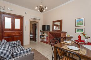 Foteini Apartment Walk to Beach Wifi Car Not Required - 2618