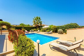 Villa Fortuna Large Private Pool Walk to Beach Sea Views A C Wifi Car 