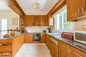 Villa Kleopatra Large Private Pool Walk to Beach A C Wifi Eco-friendly