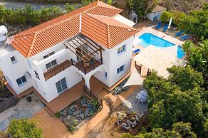Villa Kleopatra Large Private Pool Walk to Beach A C Wifi Eco-friendly