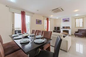 Villa Felice Large Private Pool Walk to Beach Sea Views A C Wifi Car N