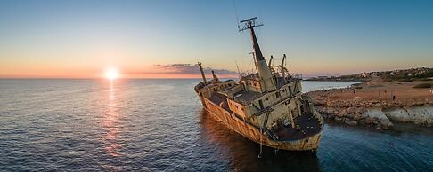 Villa Felice Large Private Pool Walk to Beach Sea Views A C Wifi Car N