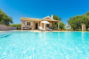 Villa Popi Large Private Pool Walk to Beach A C Wifi - 2820