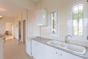 Skala Villa Green Large Private Pool Walk to Beach Sea Views A C Wifi 