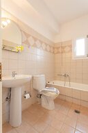 Skala Villa Yellow Large Private Pool Walk to Beach Sea Views A C Wifi