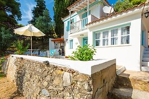 Michaels Cottage Large Private Pool Walk to Beach Sea Views A C - 2828