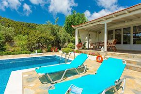 Villa Tassoula Large Private Pool Walk to Beach Wifi - 2830