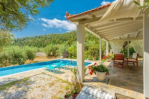 Villa Tassoula Large Private Pool Walk to Beach Wifi - 2830
