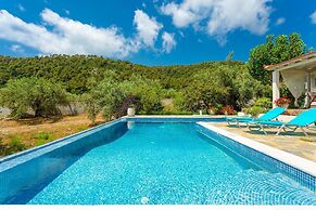 Villa Tassoula Large Private Pool Walk to Beach Wifi - 2830
