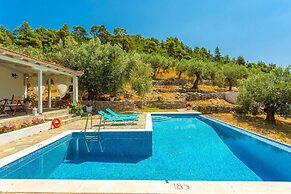 Villa Tassoula Large Private Pool Walk to Beach Wifi - 2830