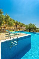 Villa Tassoula Large Private Pool Walk to Beach Wifi - 2830