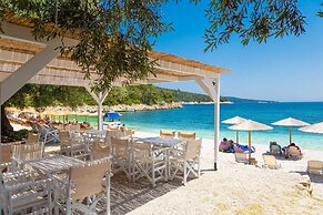 Neptune Private Pool Walk to Beach A C Wifi - 2831