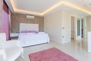 Villa Nirvana Large Private Pool A C Wifi Car Not Required Eco-friendl