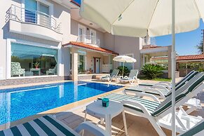 Villa Nirvana Large Private Pool A C Wifi Car Not Required Eco-friendl
