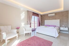 Villa Nirvana Large Private Pool A C Wifi Car Not Required Eco-friendl