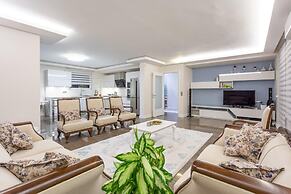 Villa Ozcelik Large Private Pool A C Wifi Car Not Required Eco-friendl