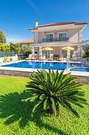 Villa Ozcelik Large Private Pool A C Wifi Car Not Required Eco-friendl