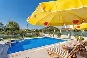 Villa Ozcelik Large Private Pool A C Wifi Car Not Required Eco-friendl