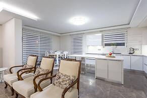 Villa Ozcelik Large Private Pool A C Wifi Car Not Required Eco-friendl