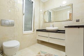 Villa Ozcelik Large Private Pool A C Wifi Car Not Required Eco-friendl