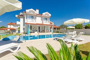 Villa Mina Large Private Pool A C Wifi Car Not Required Eco-friendly -