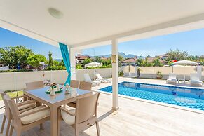 Villa Mina Large Private Pool A C Wifi Car Not Required Eco-friendly -