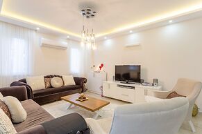 Villa Mina Large Private Pool A C Wifi Car Not Required Eco-friendly -