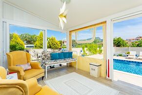 Villa Mina Large Private Pool A C Wifi Car Not Required Eco-friendly -